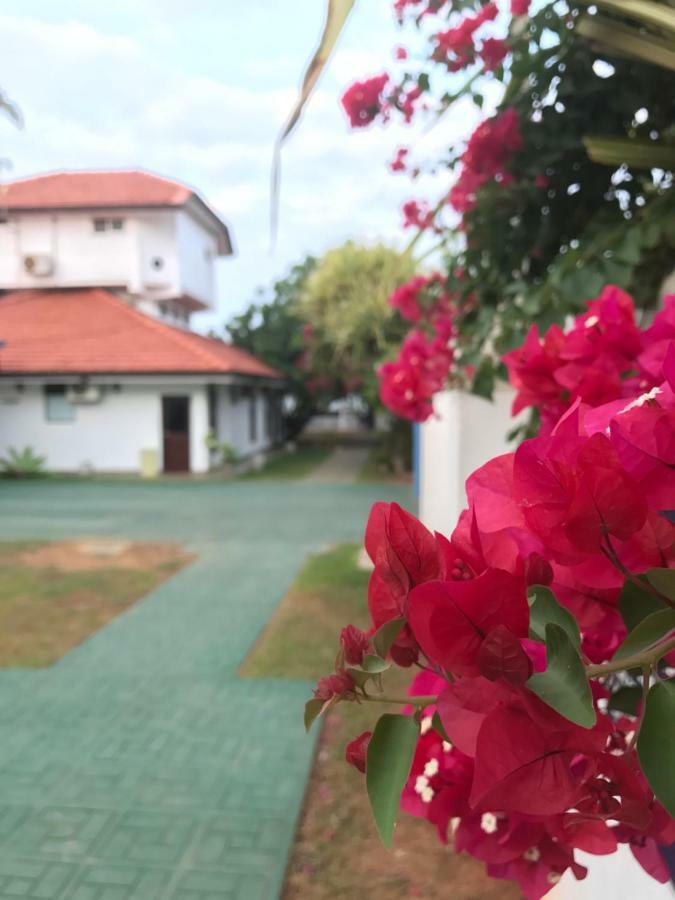 White Rose Beach Resort Маравила Экстерьер фото